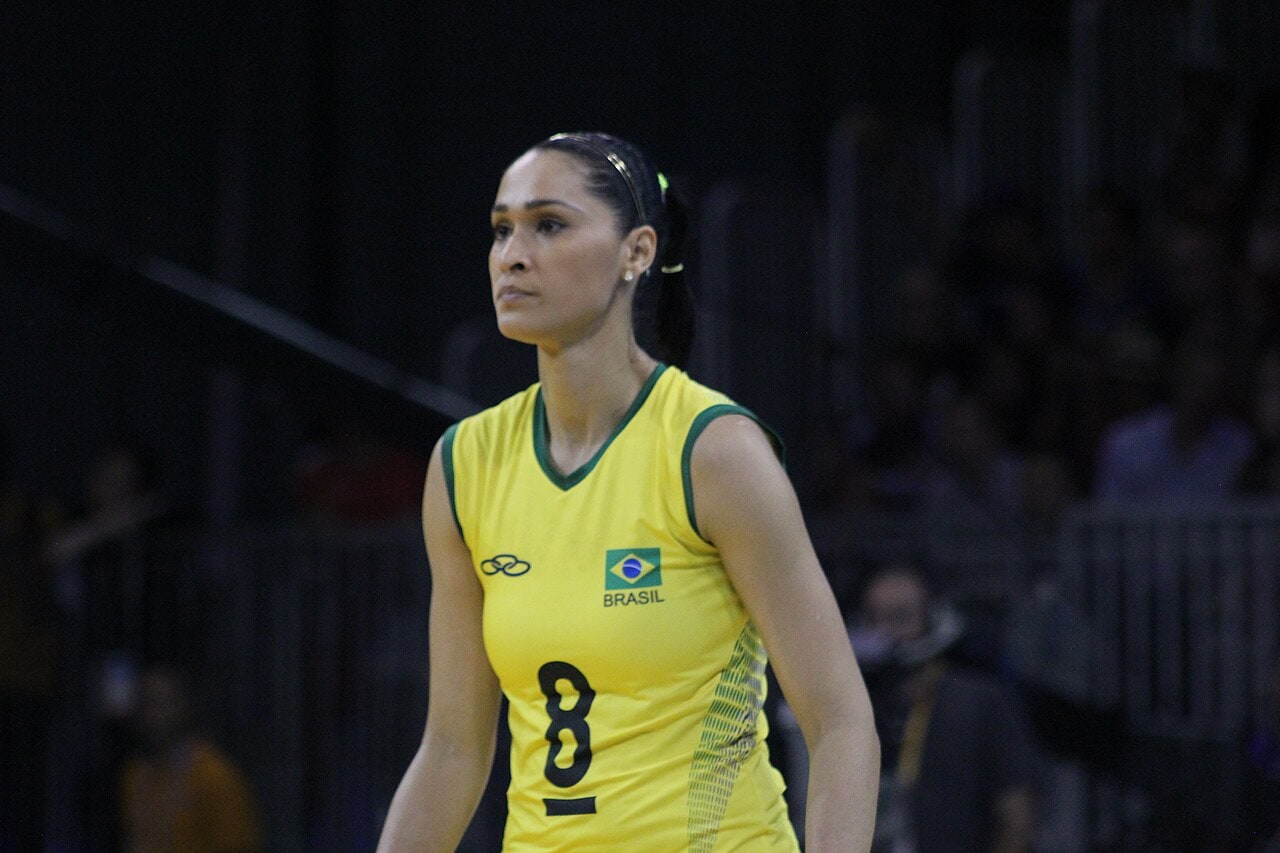 Jaqueline Carvalho wearing Brazil’s national-team colours.